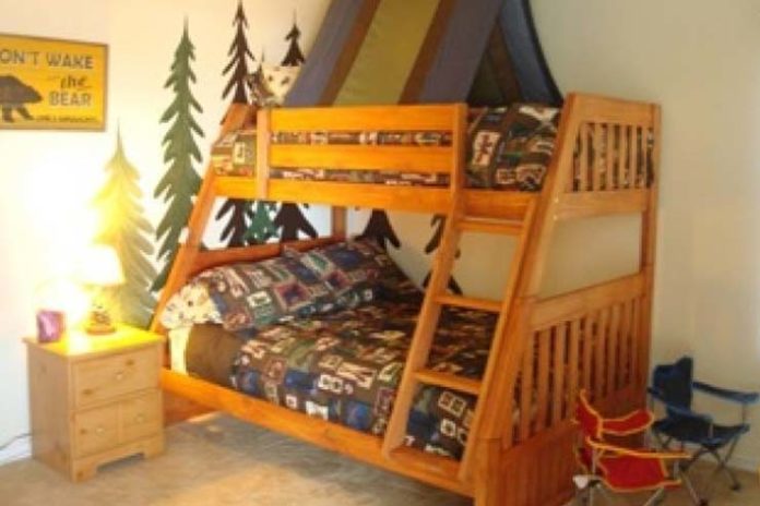 how-to-decorate-a-camp-bunk-bed