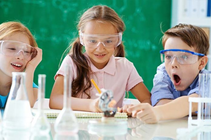 how-to-choose-a-summer-science-camp-program